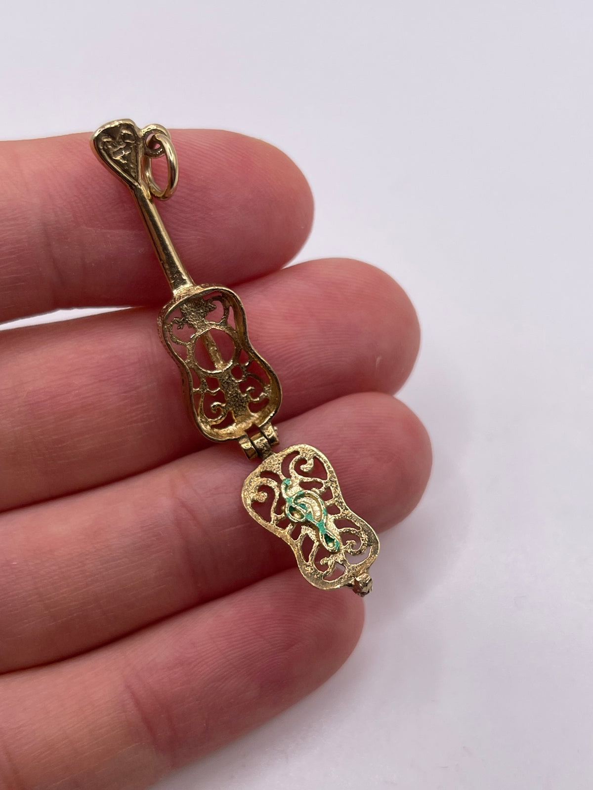9ct gold violin charm