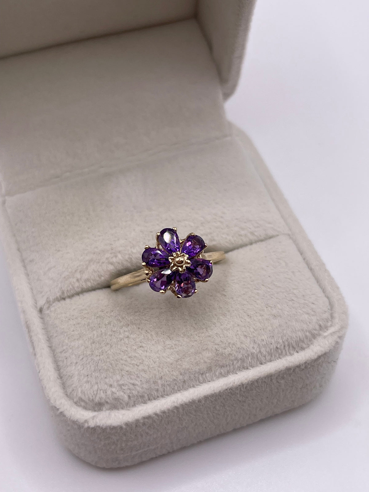 9ct gold amethyst cluster ring