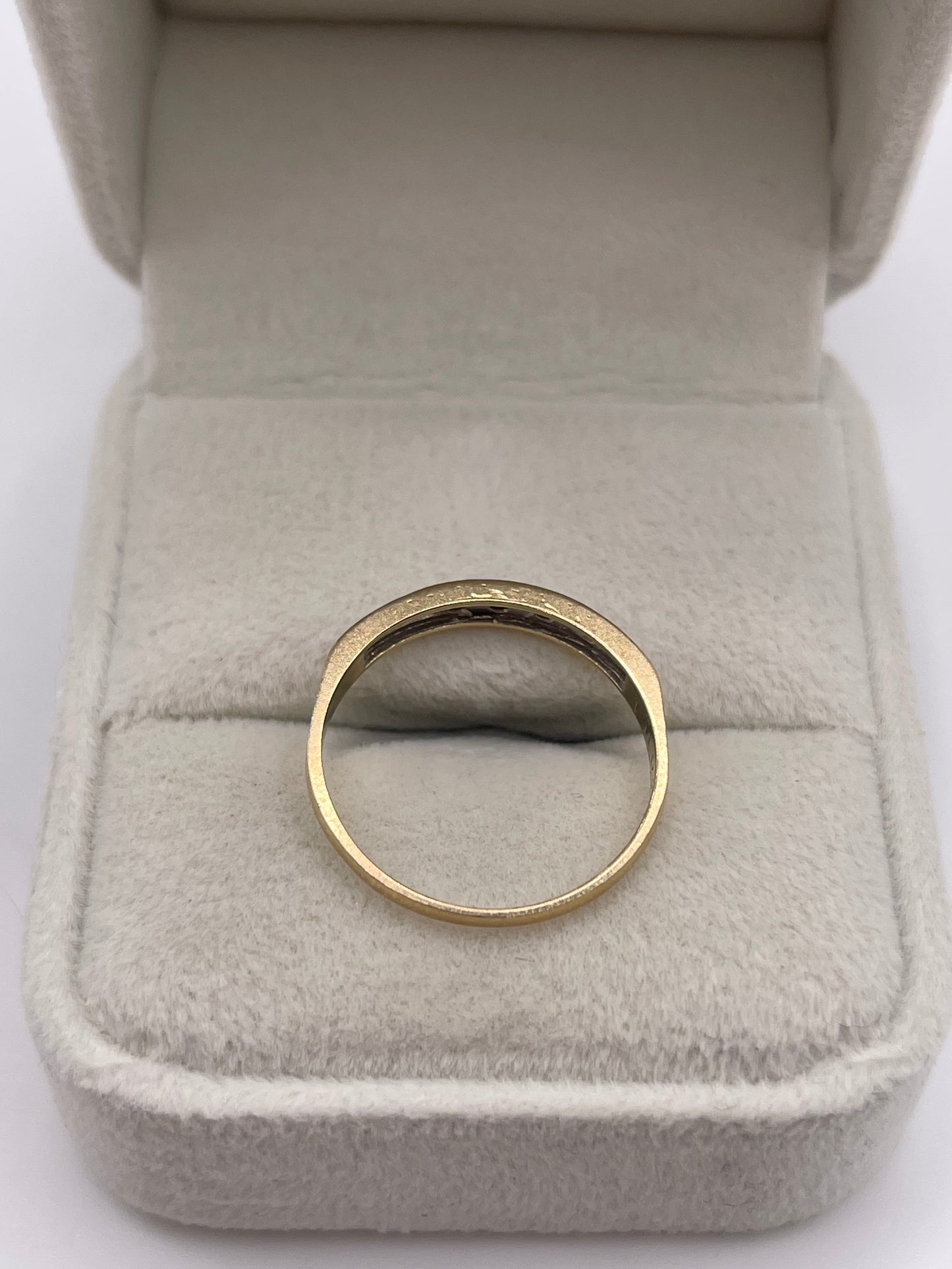 9ct gold diamond ring