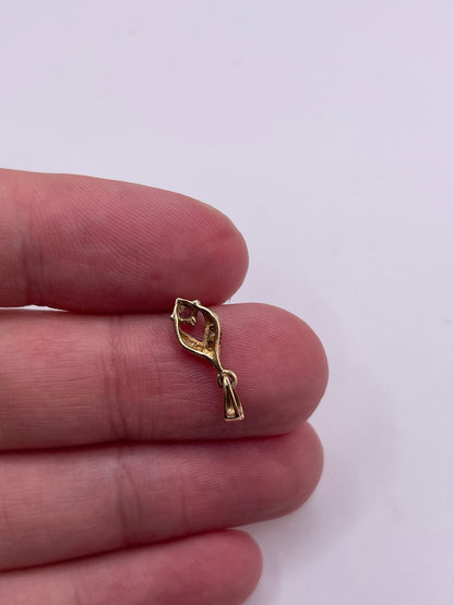 9ct gold topaz and diamond pendant