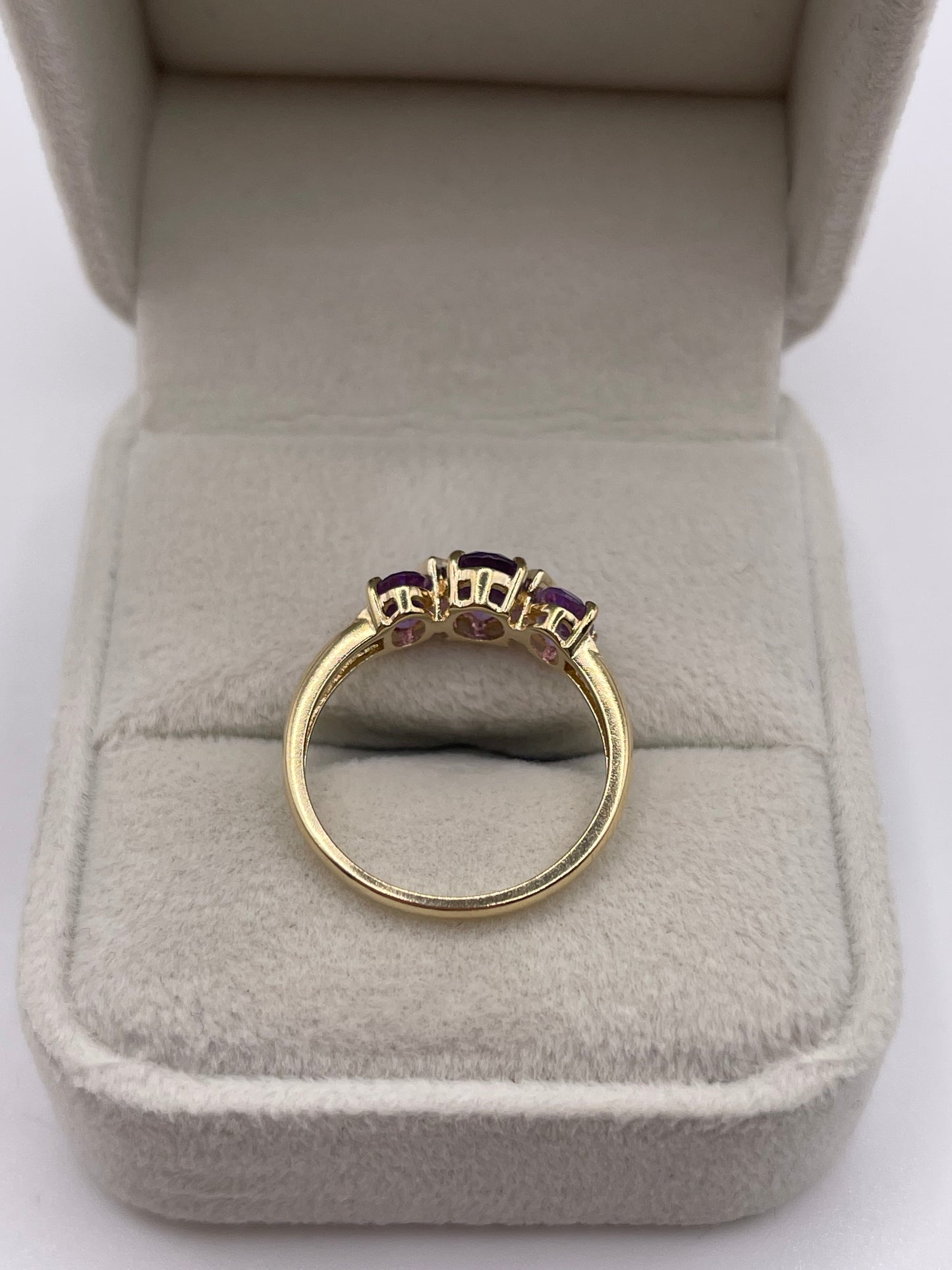 9ct gold amethyst and diamond ring