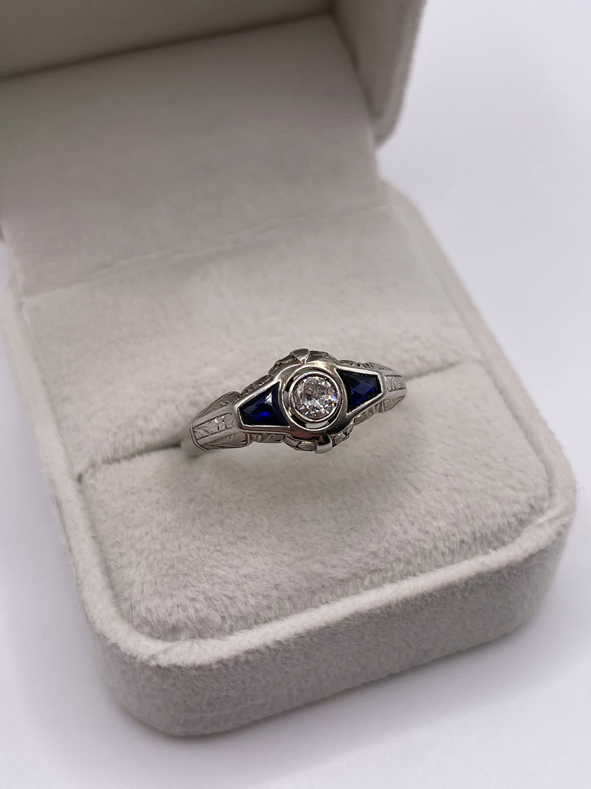 18ct white gold synthetic sapphire and diamond ring