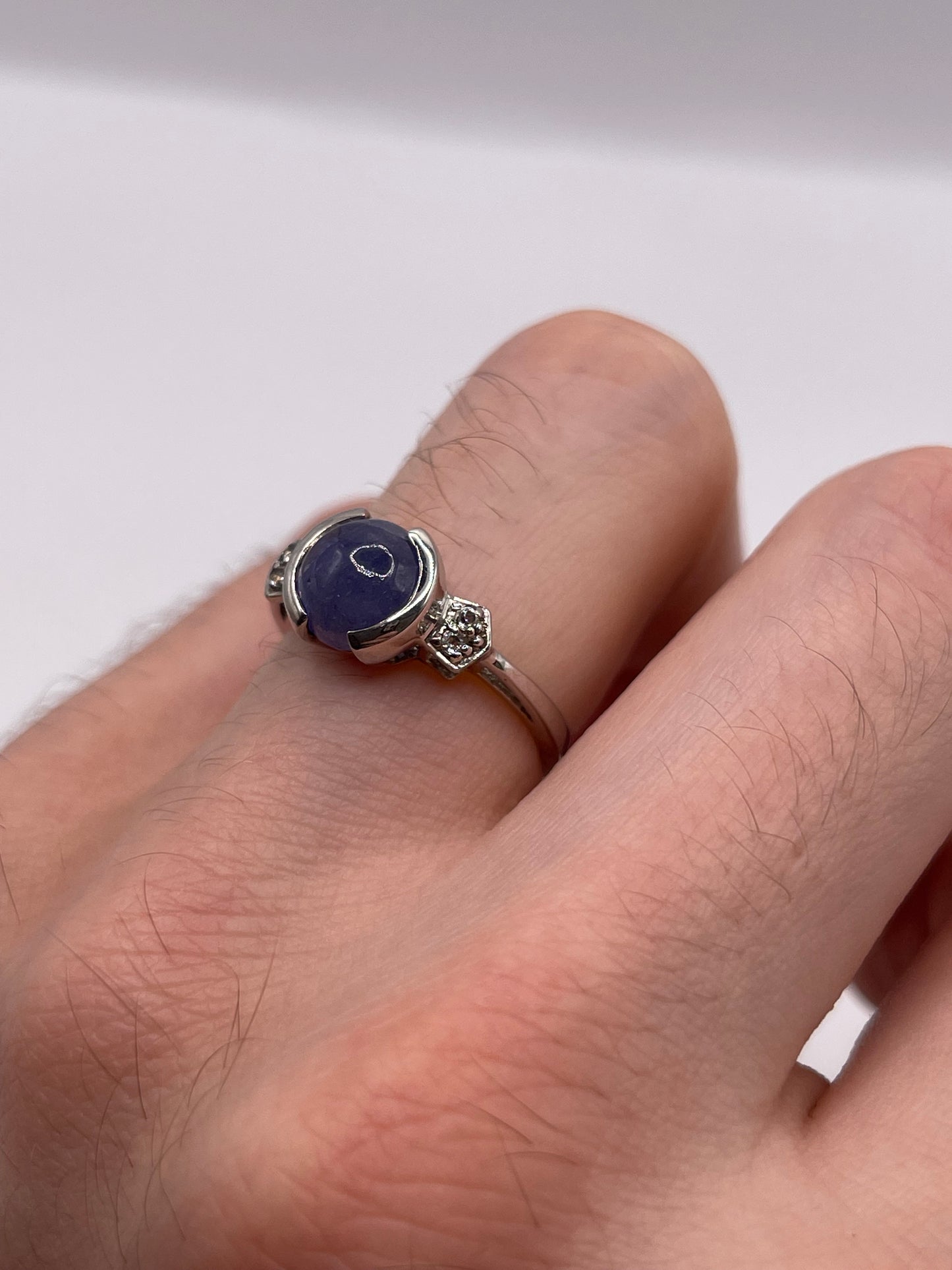 Silver cabochon tanzanite ring