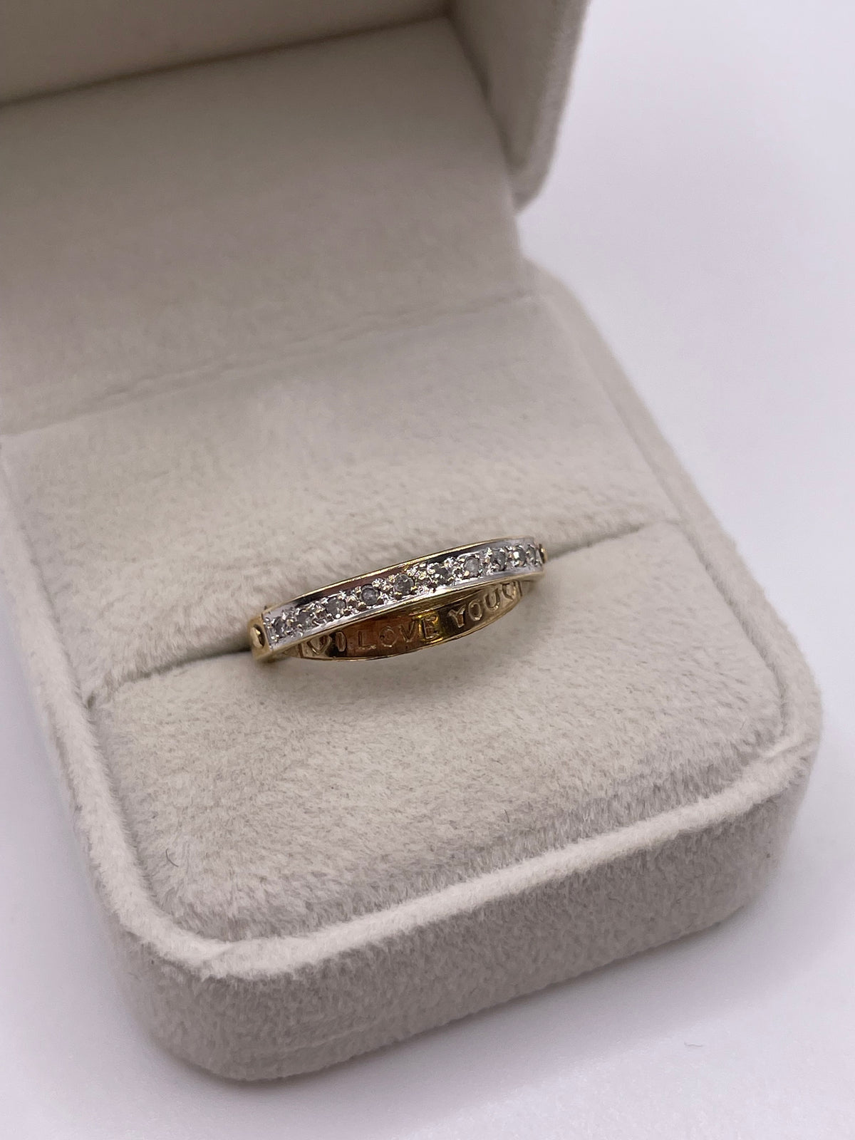 9ct gold diamond ring