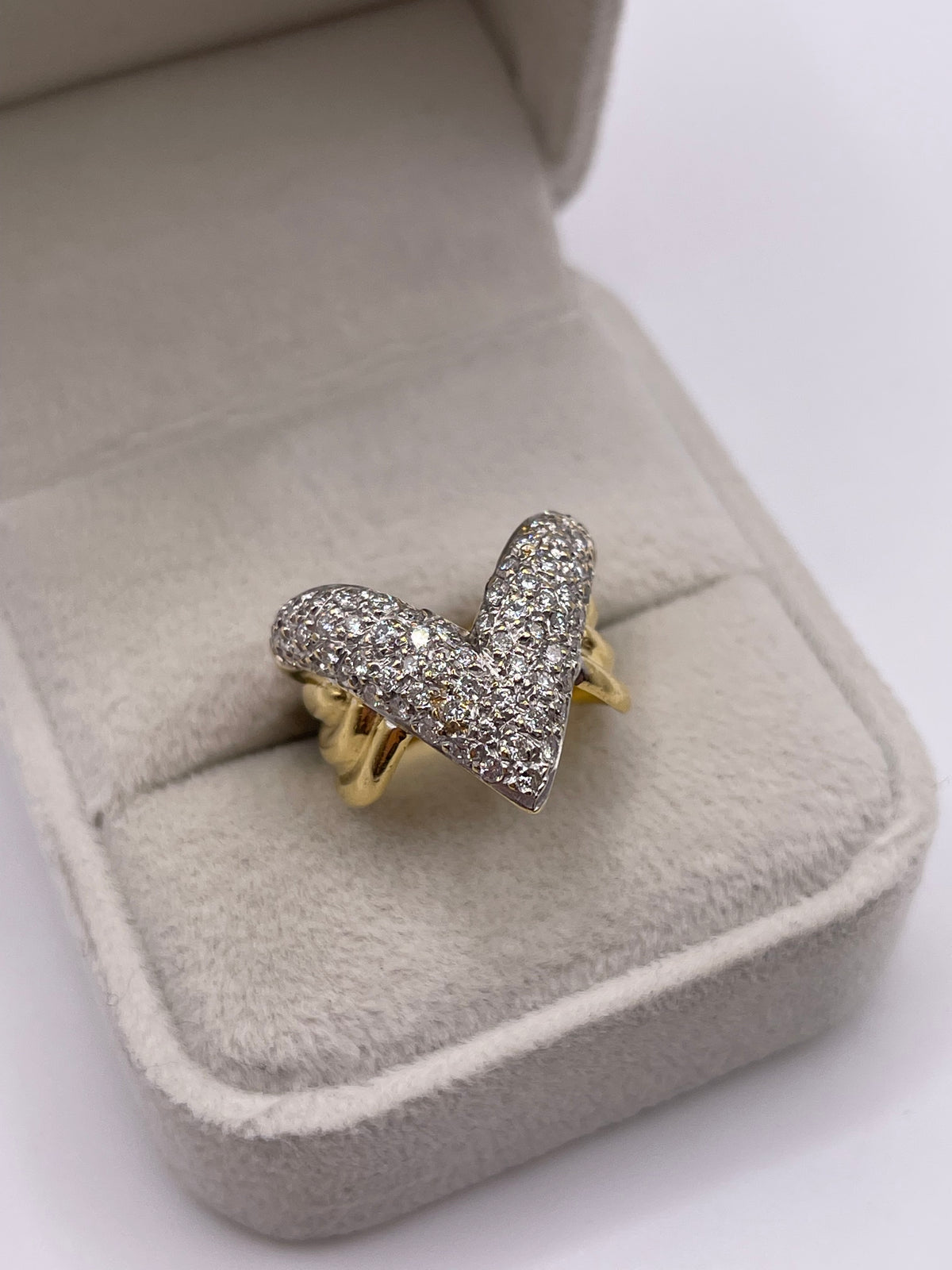 18ct gold diamond cluster ring