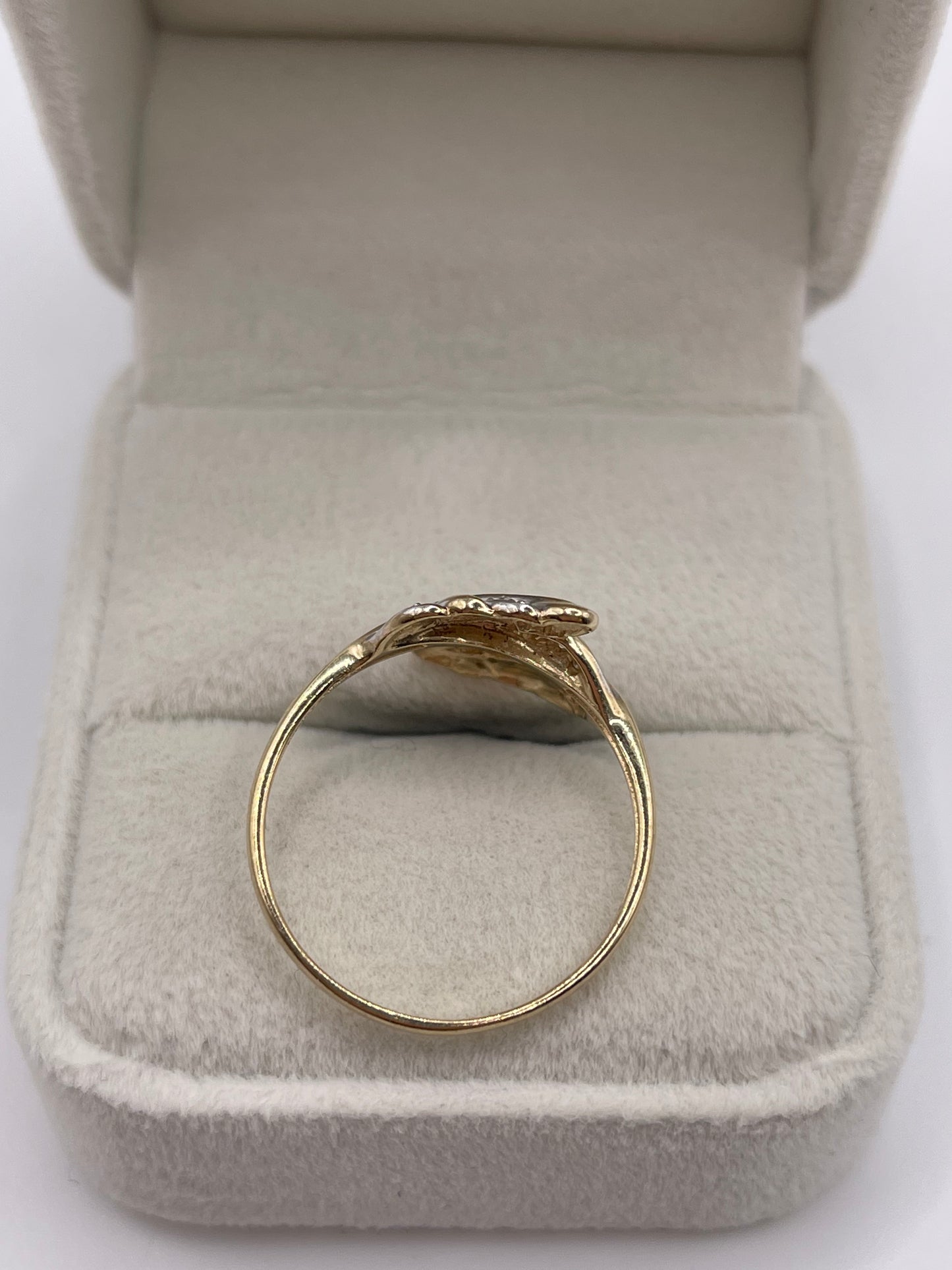 9ct gold diamond leaf ring