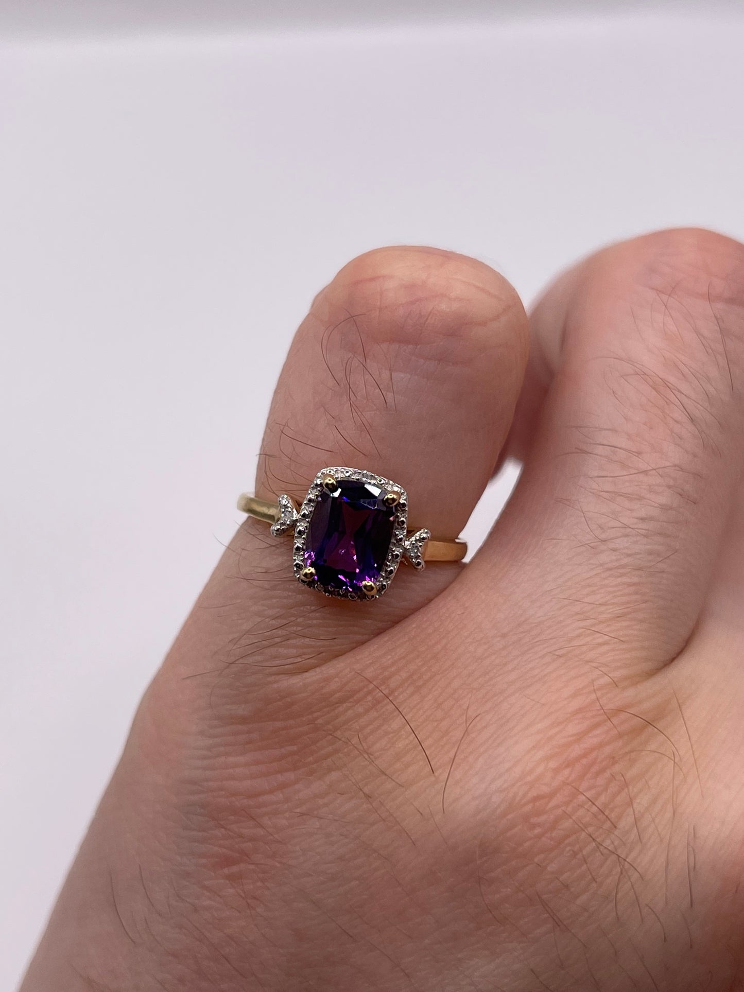 9ct gold amethyst and diamond ring