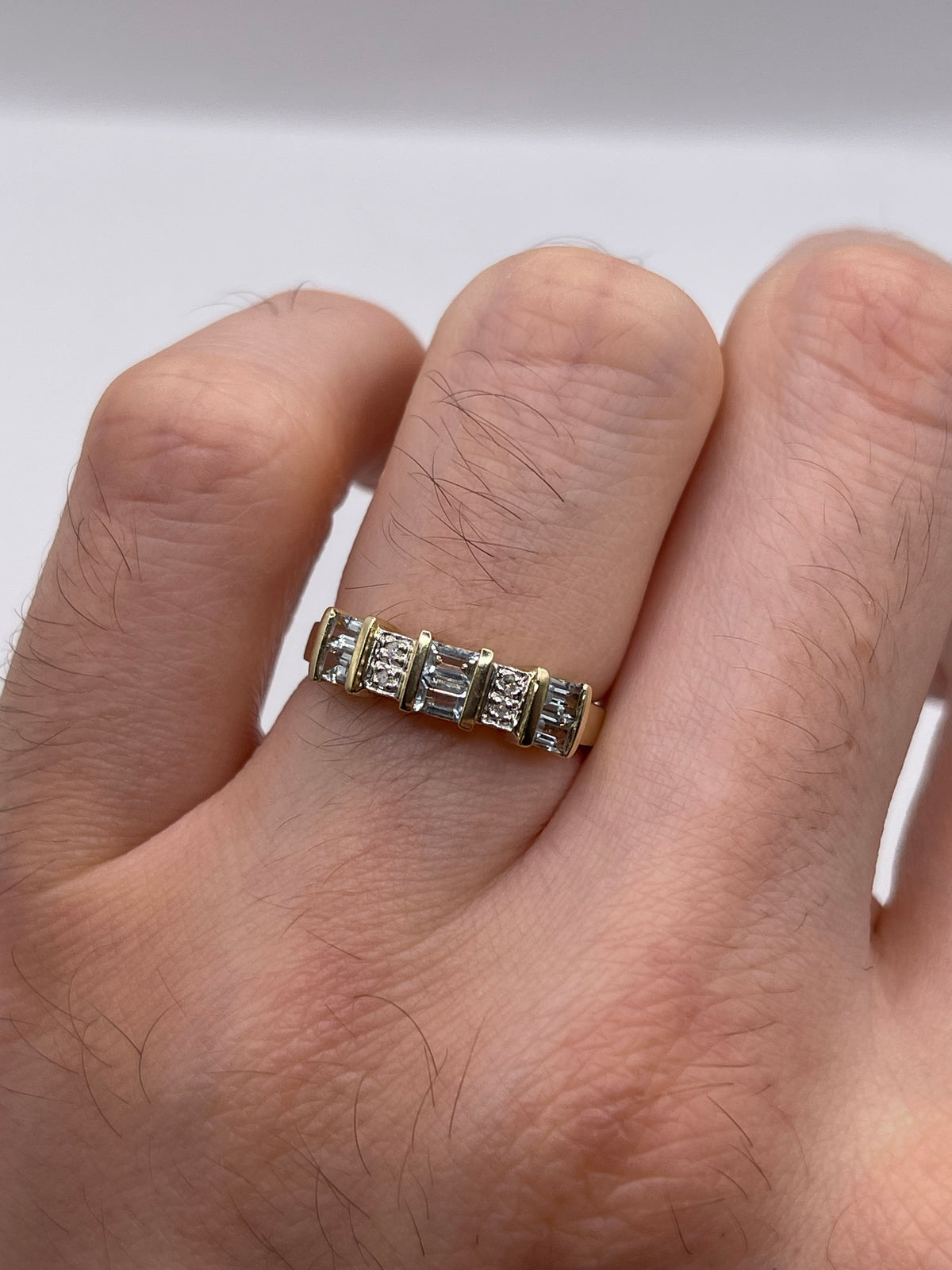 9ct gold aquamarine and diamond ring