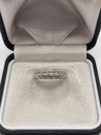 9ct white gold diamond cluster ring