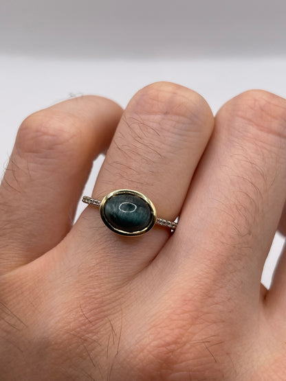 9ct gold cats eye chrysoberyl and diamond ring