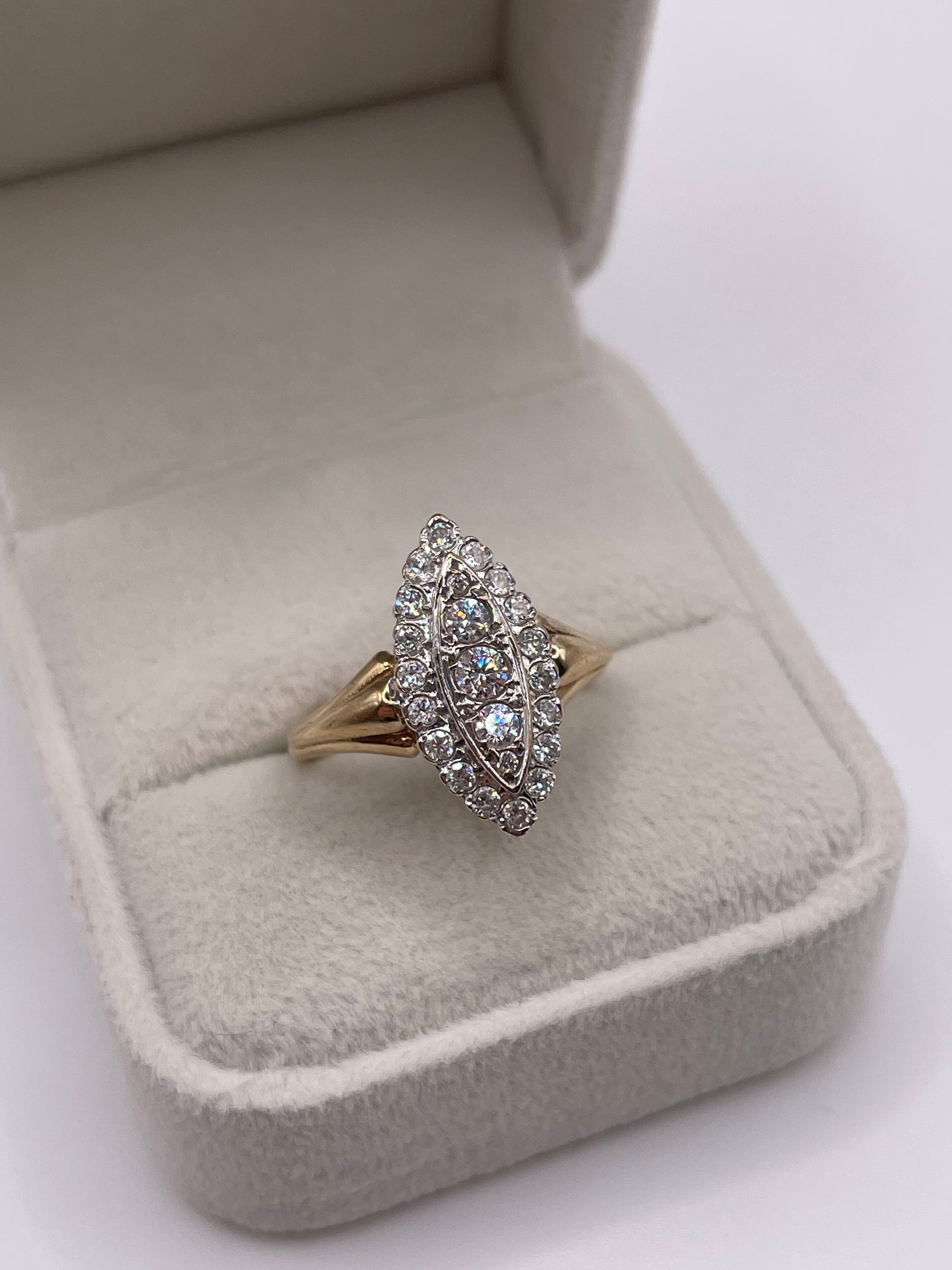 9ct gold cz navette ring