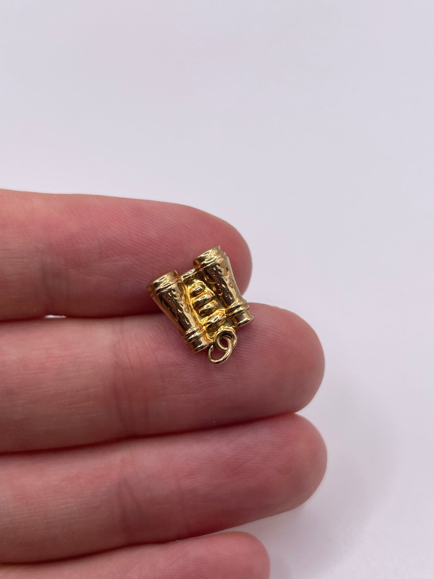 9ct gold binoculars charm
