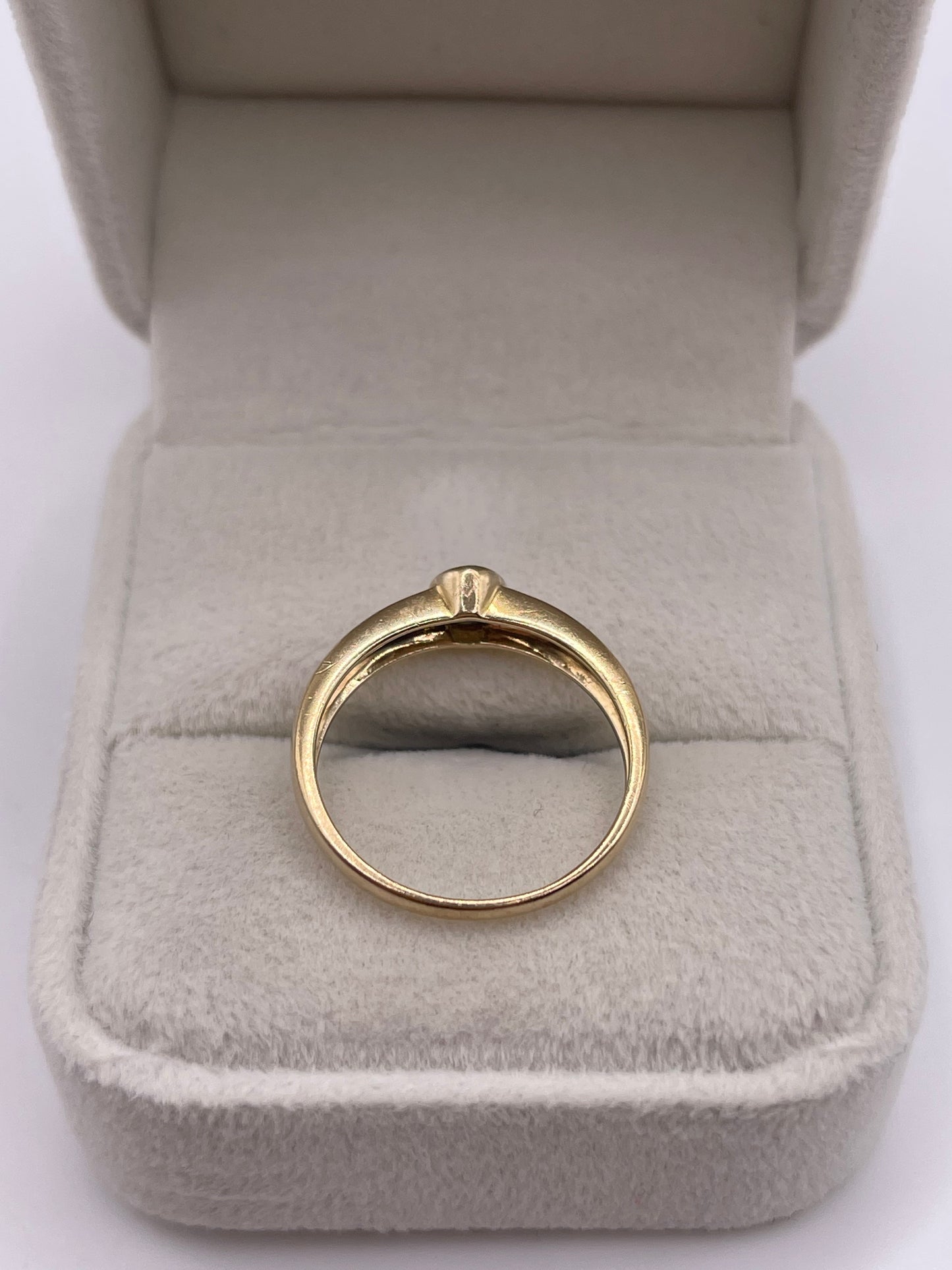 9ct gold opal and diamond ring