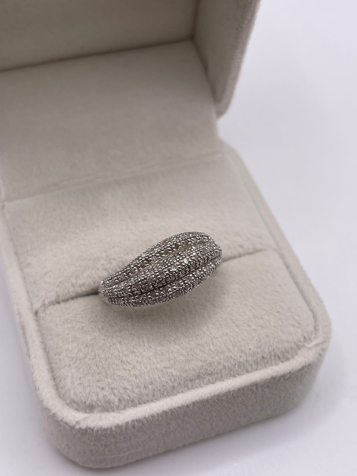 9ct white gold diamond cluster ring