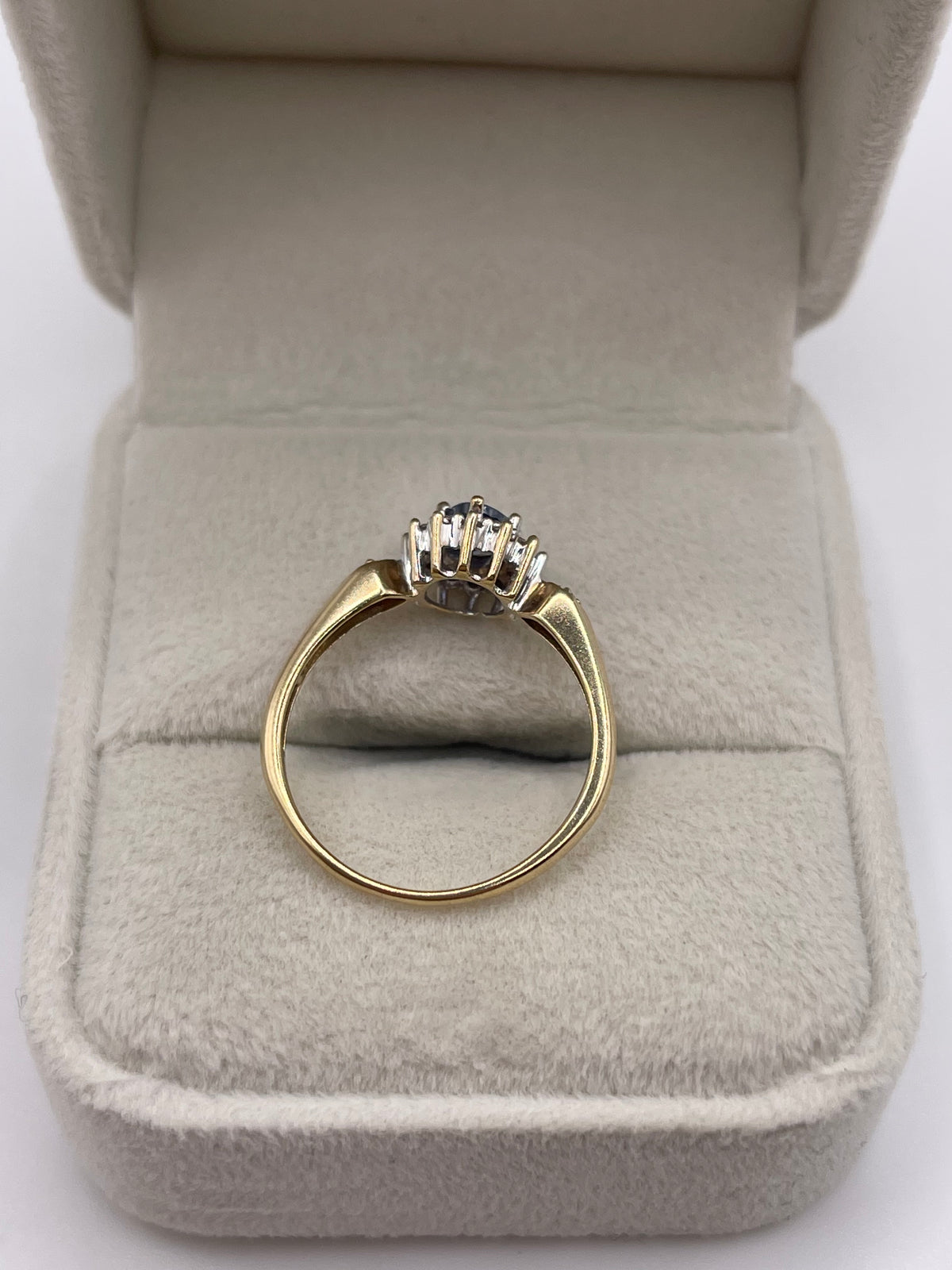 9ct gold sapphire and diamond ring