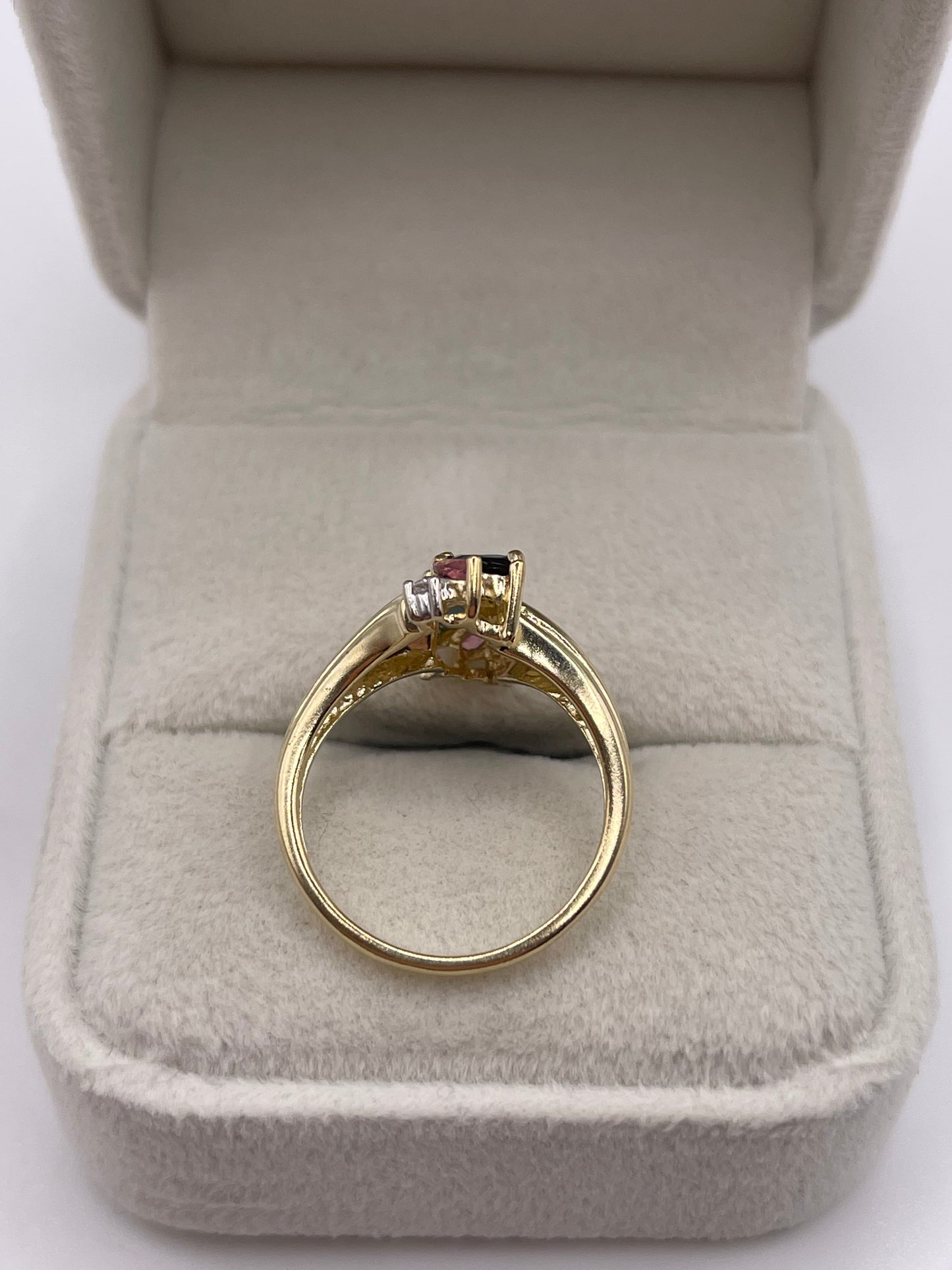 9ct gold sapphire ring
