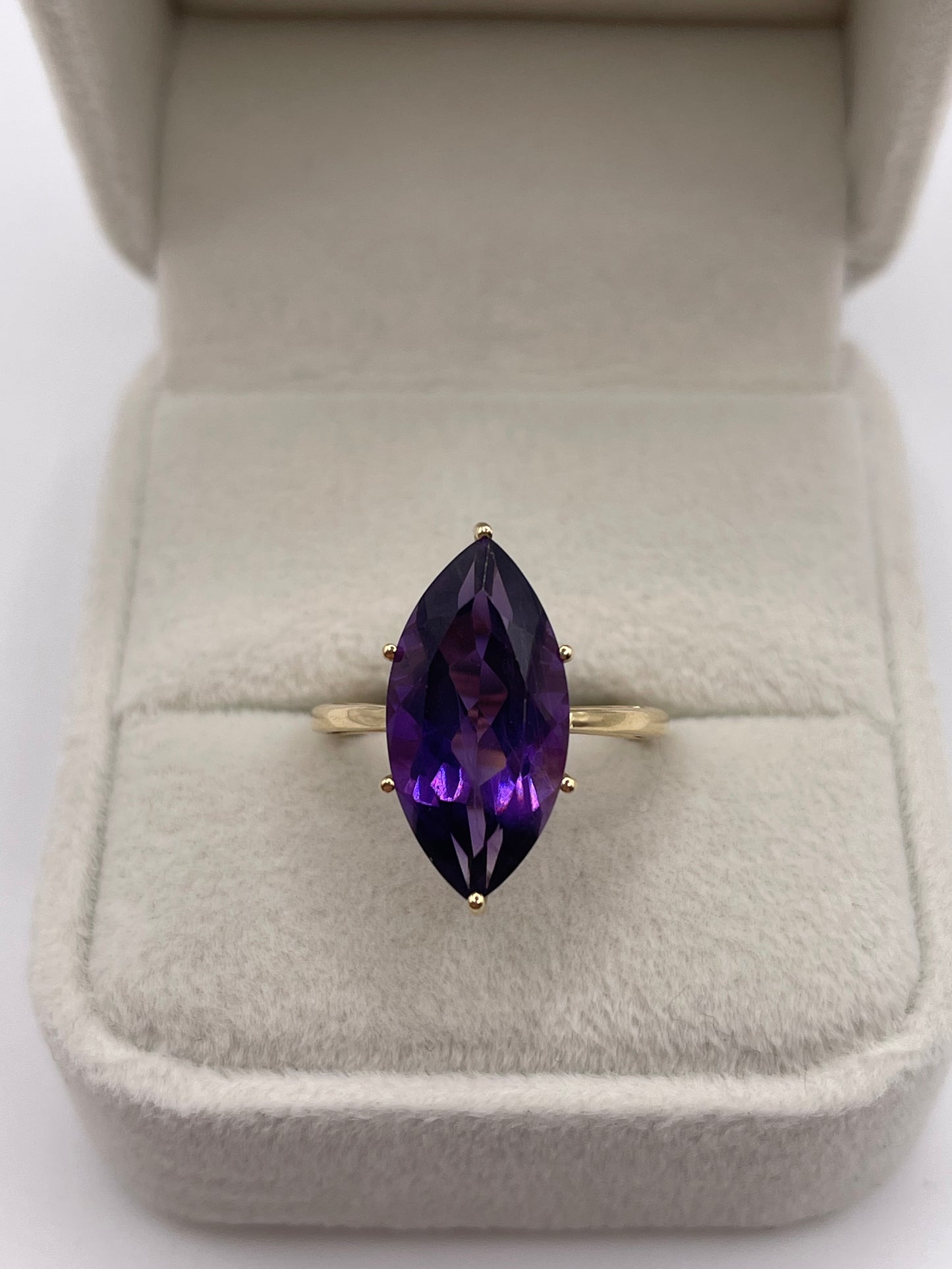 9ct gold amethyst ring
