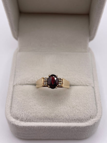 9ct gold garnet and diamond ring