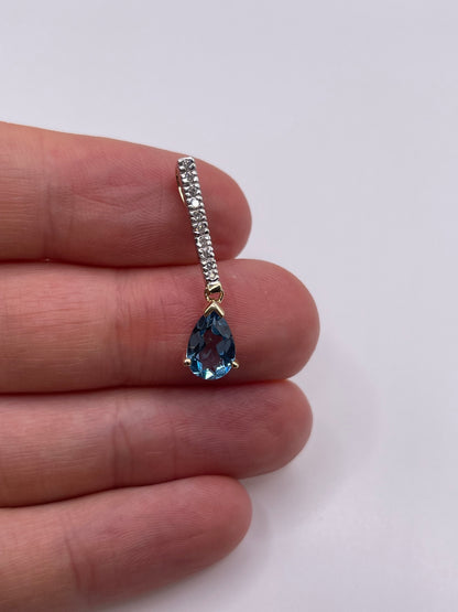 9ct gold topaz and diamond pendant