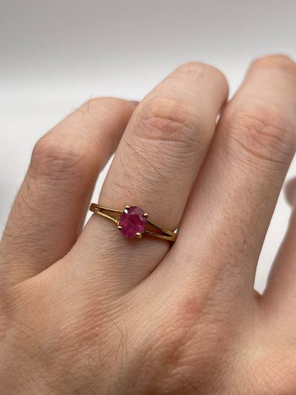 9ct gold ruby ring