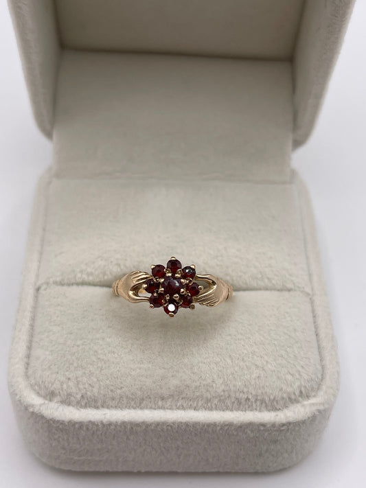 9ct gold garnet cluster ring