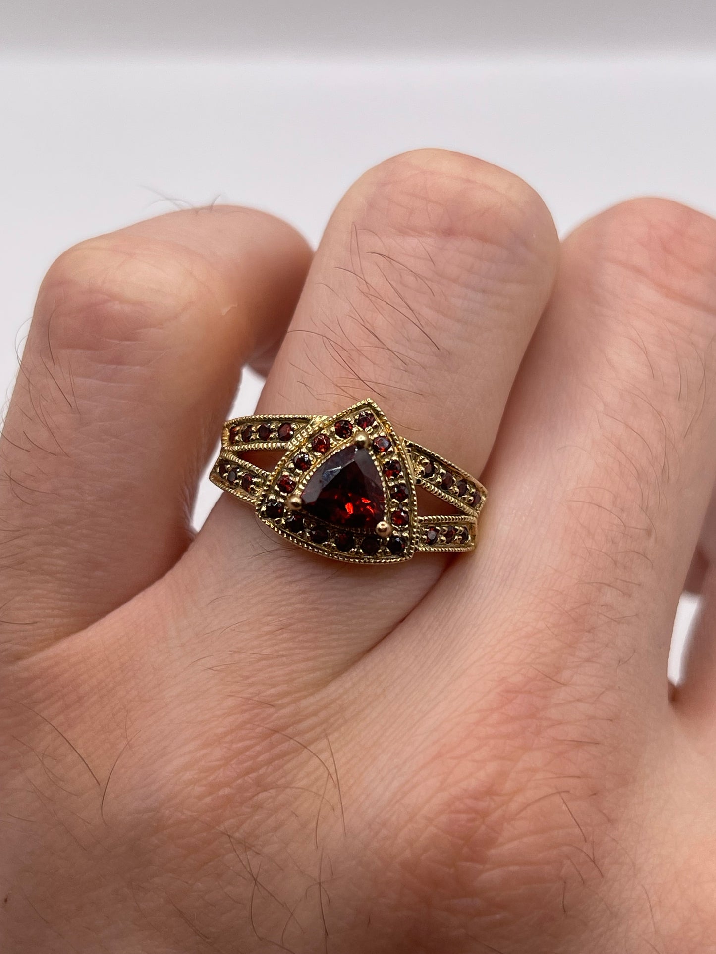 9ct gold garnet cluster ring