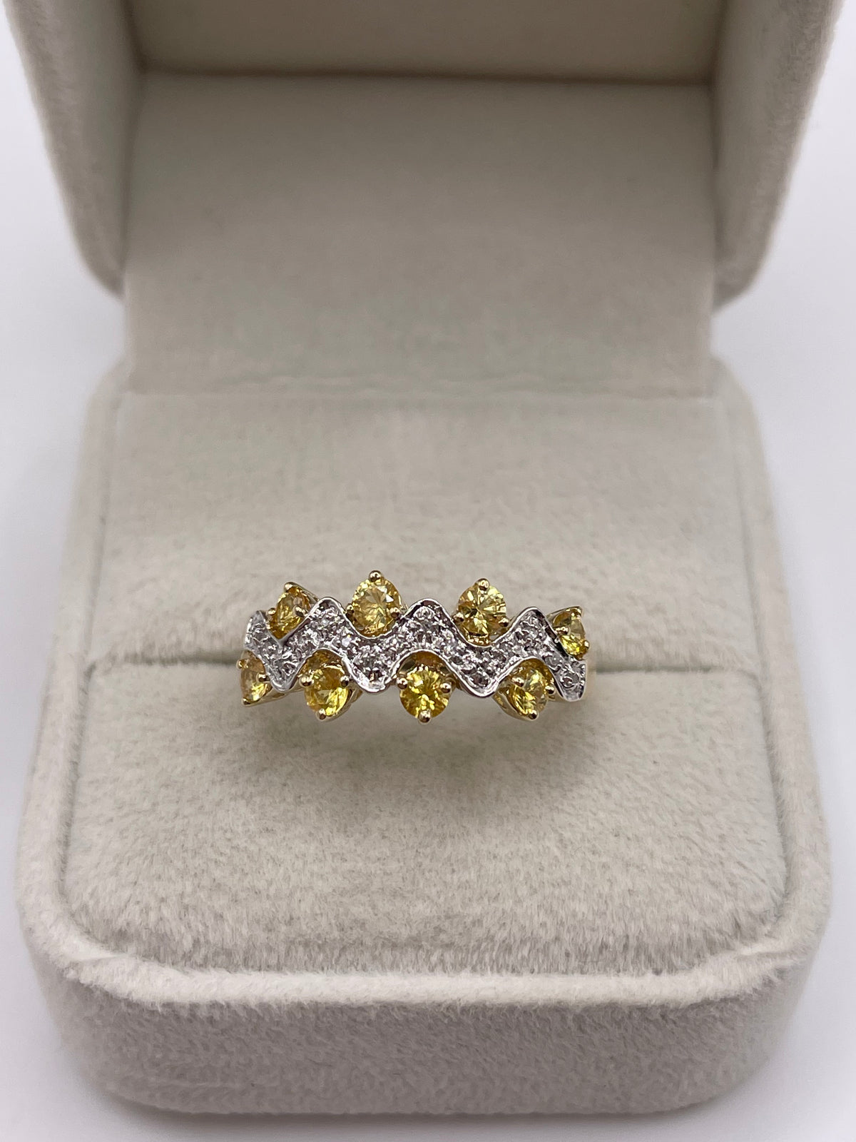 9ct gold lemon quartz and diamond ring