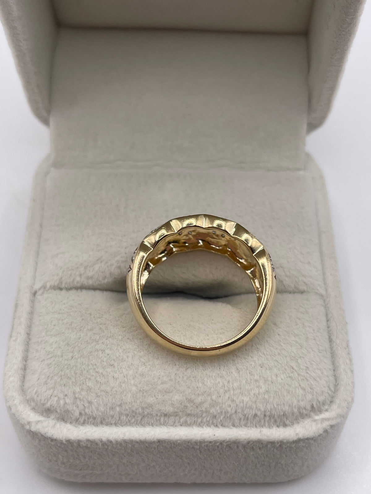 9ct gold diamond cluster ring