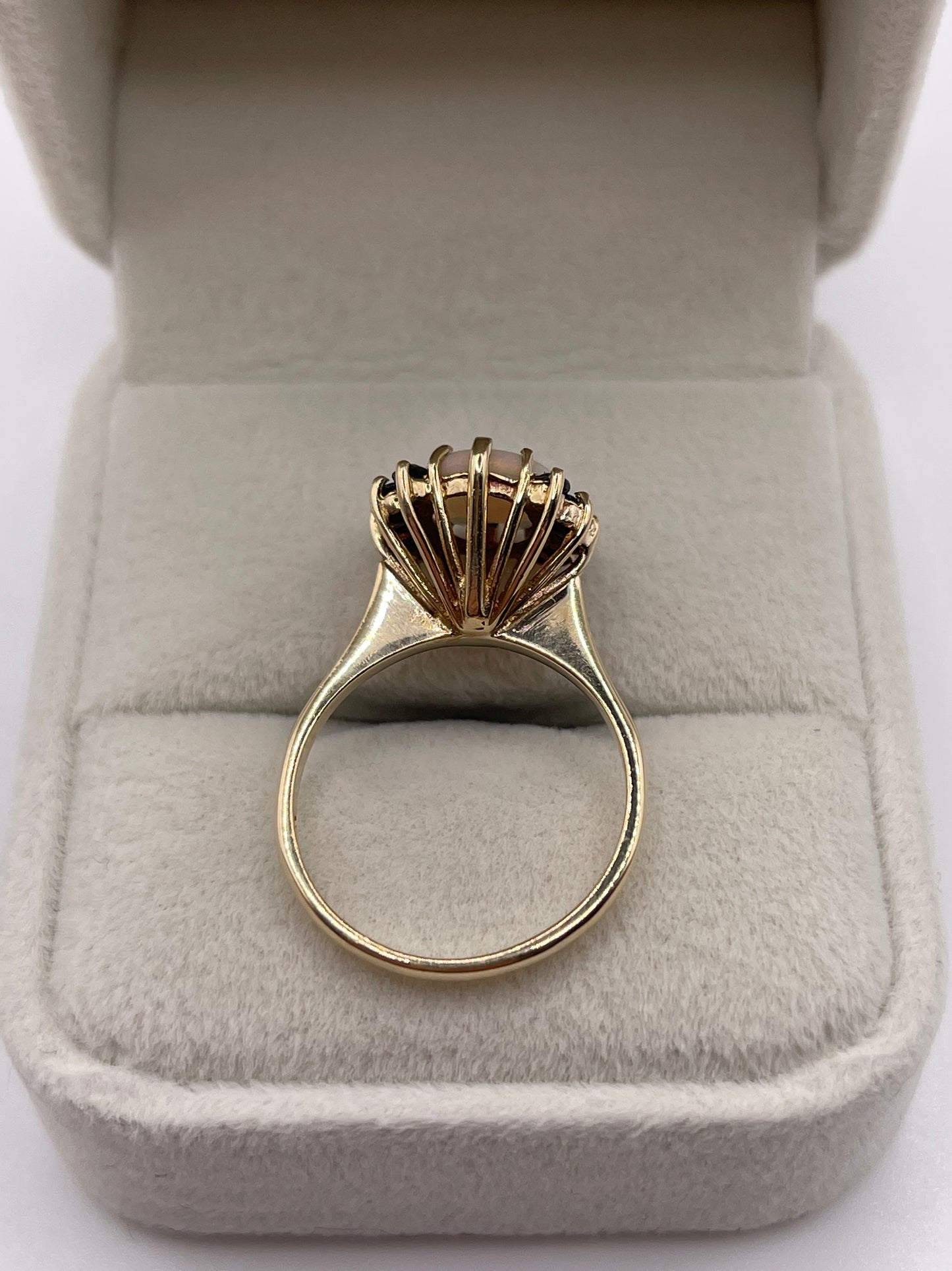 9ct gold opal and sapphire ring