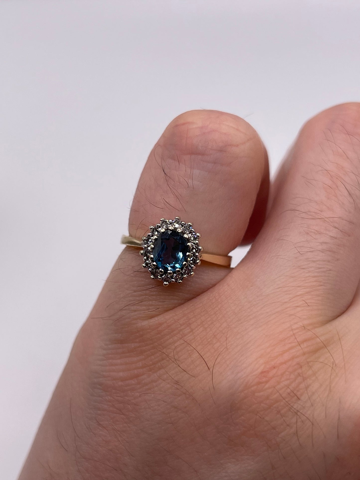 9ct gold topaz and diamond ring
