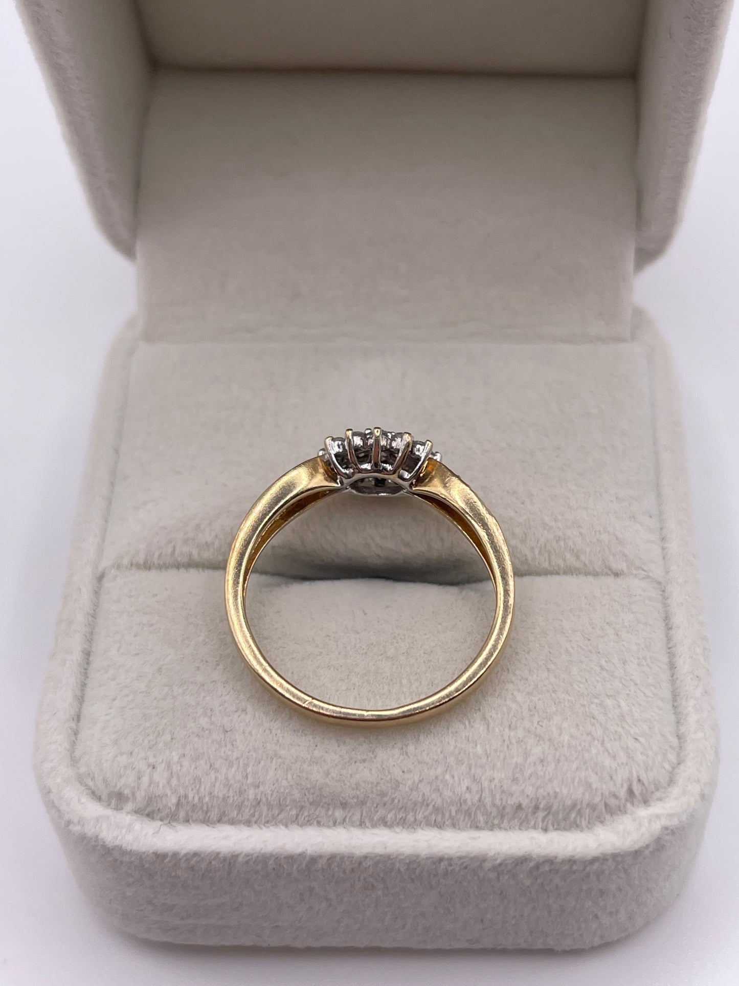9ct gold diamond cluster ring