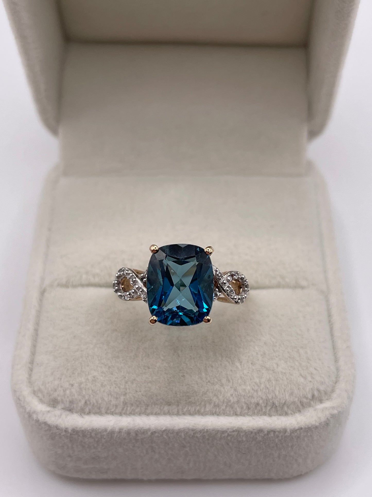9ct gold topaz and zircon ring