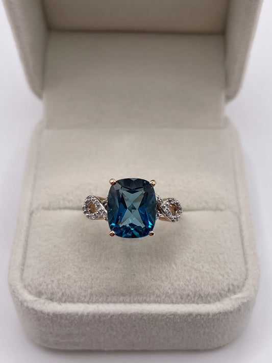 9ct gold topaz and zircon ring