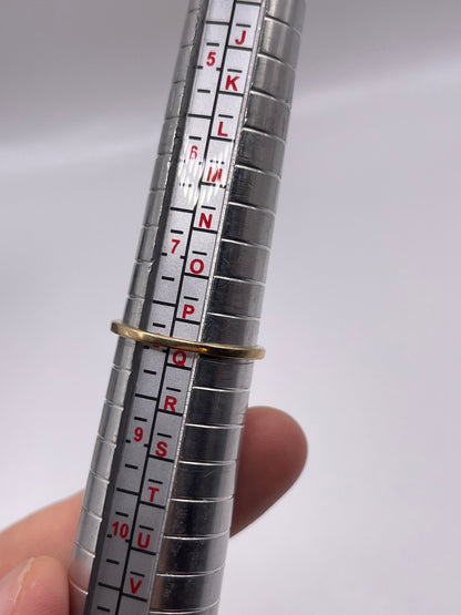 9ct gold quartz ring