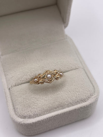 9ct gold pearl ring