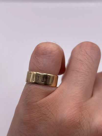 9ct gold patterned band