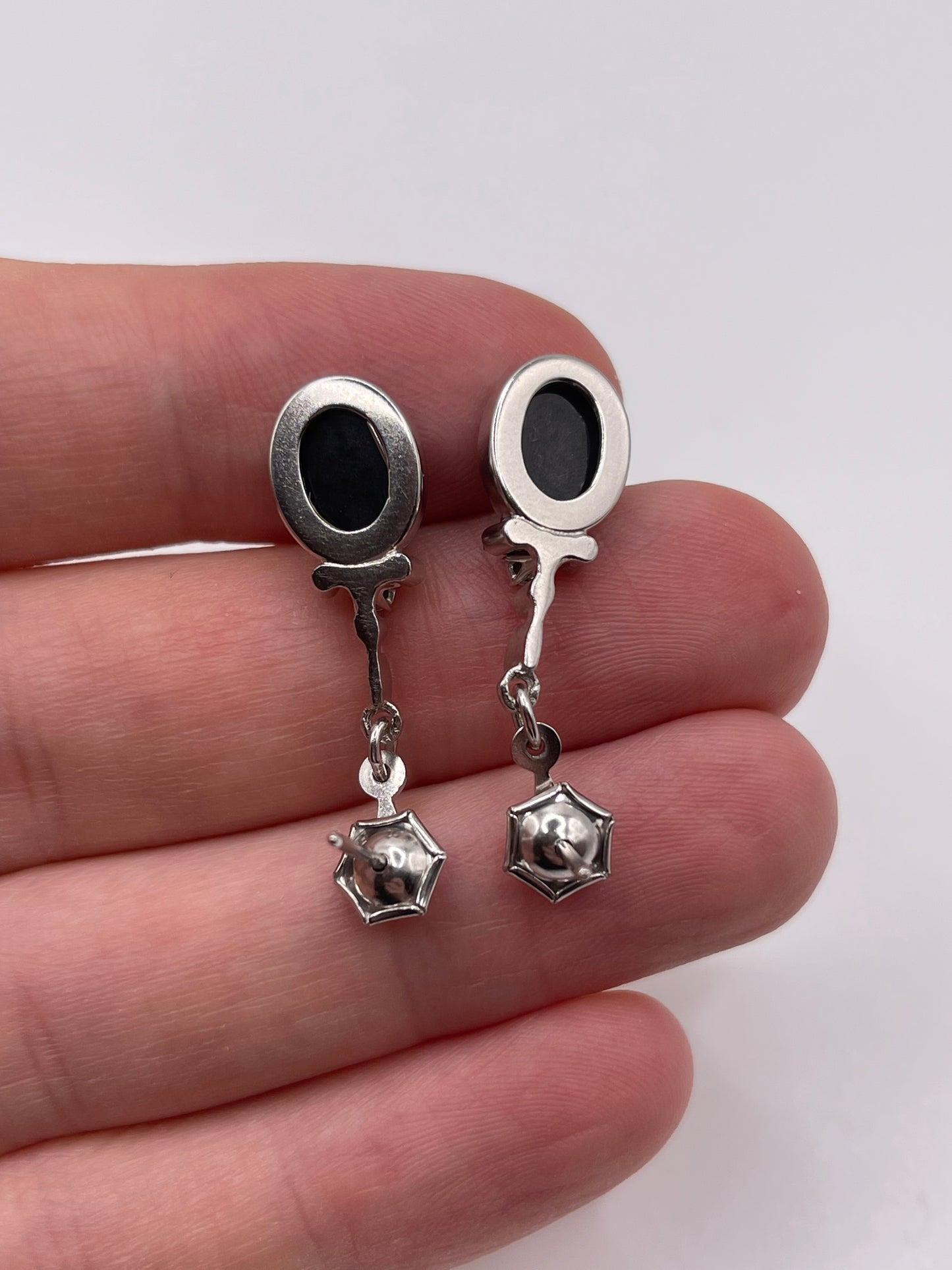 9ct white gold onyx and diamond earrings