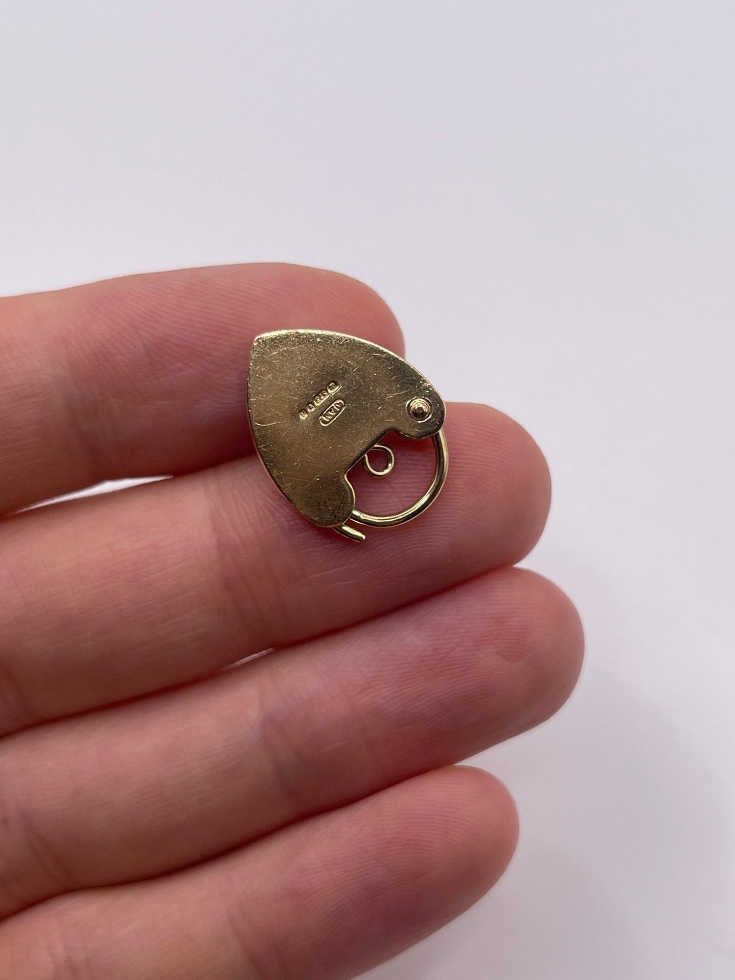 9ct gold padlock 4