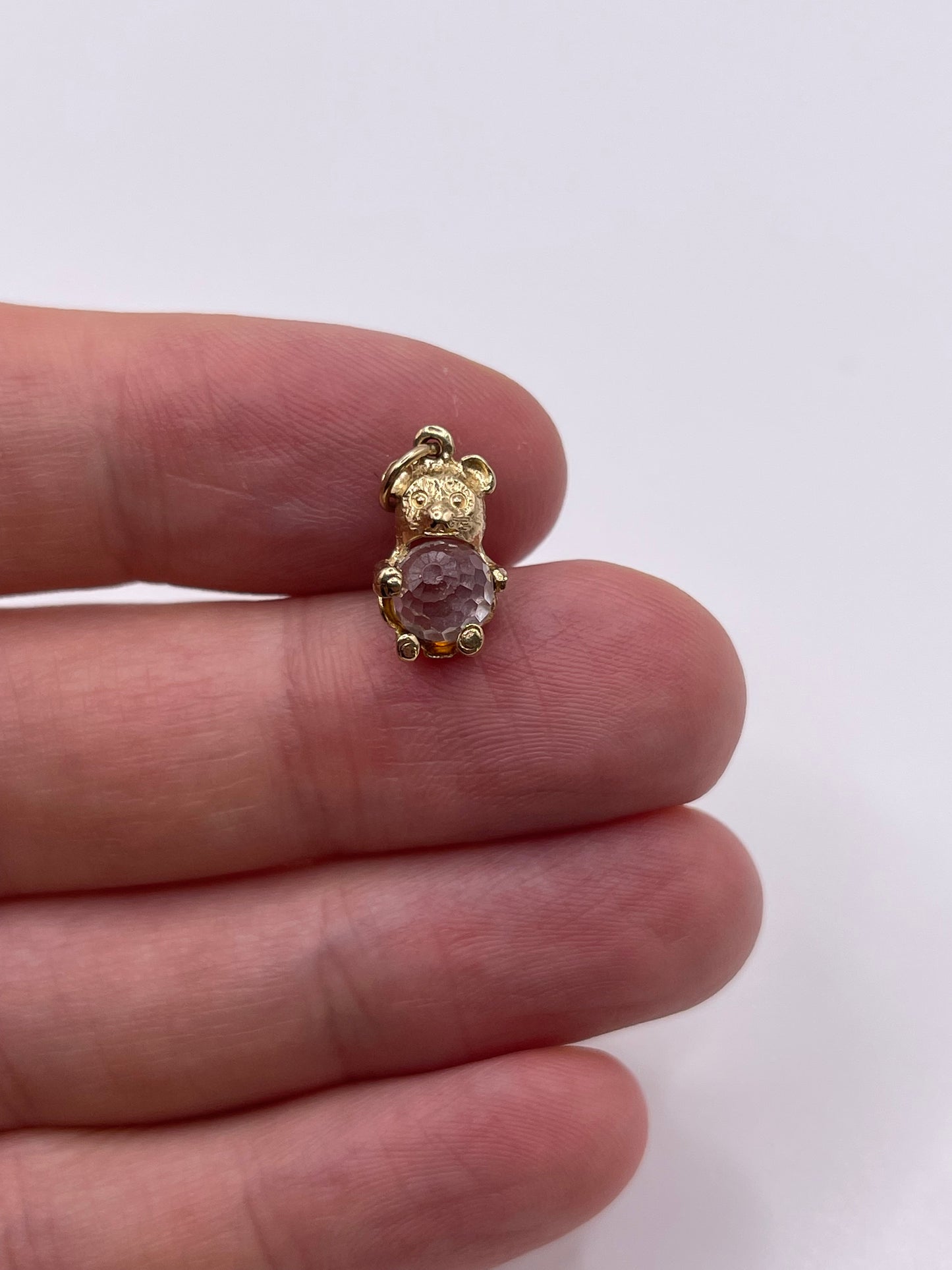 9ct gold crystal bear pendant