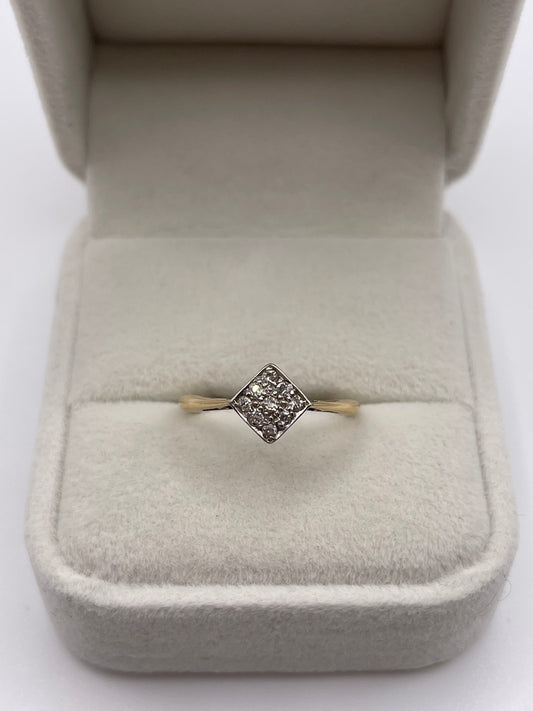 18ct gold diamond cluster ring