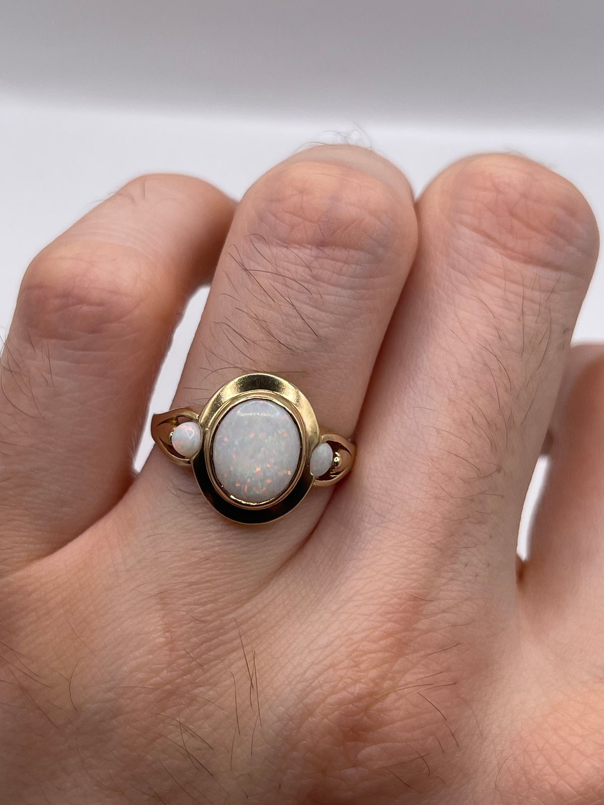 9ct gold opal ring