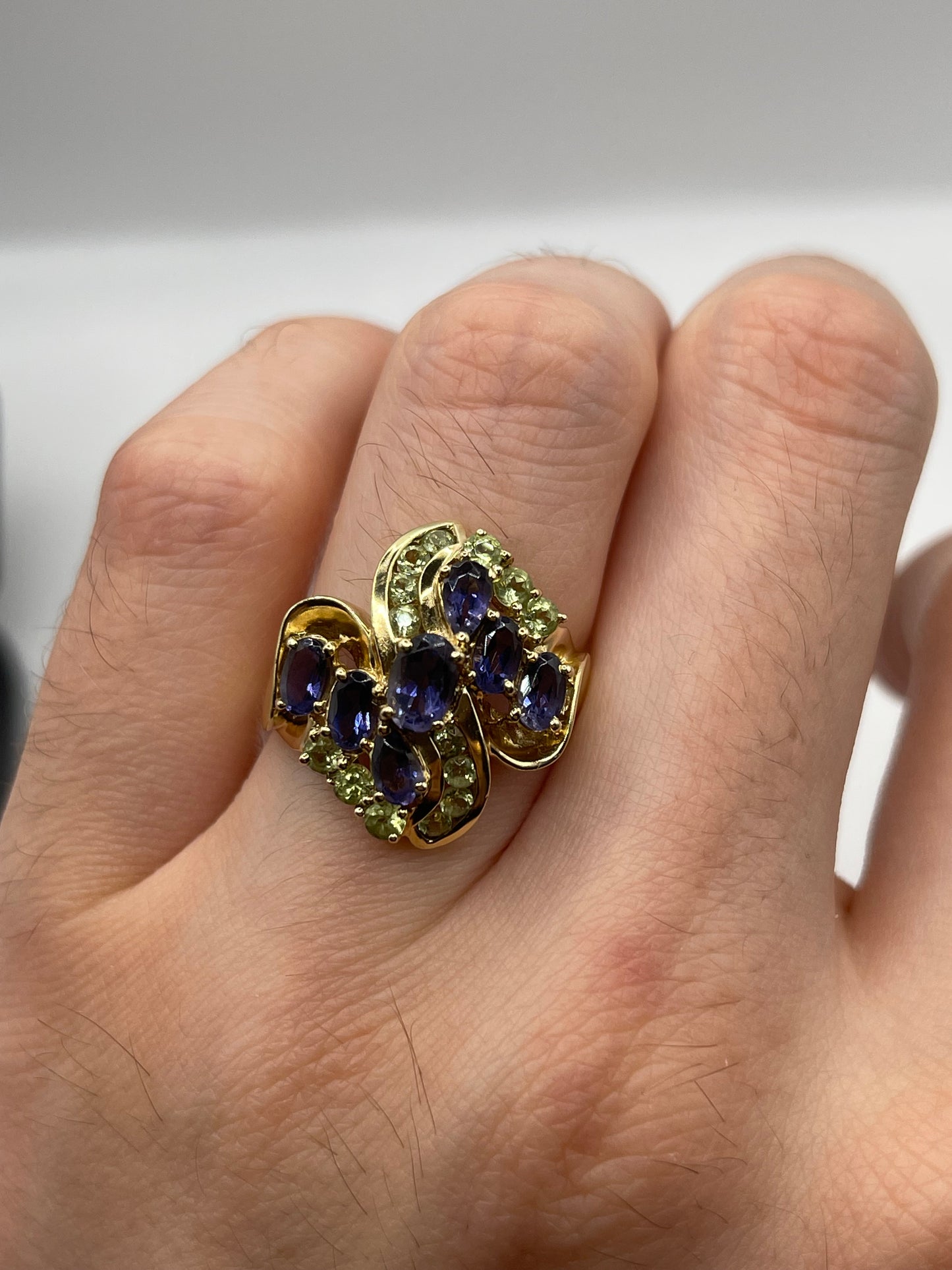 9ct gold iolite and peridot ring