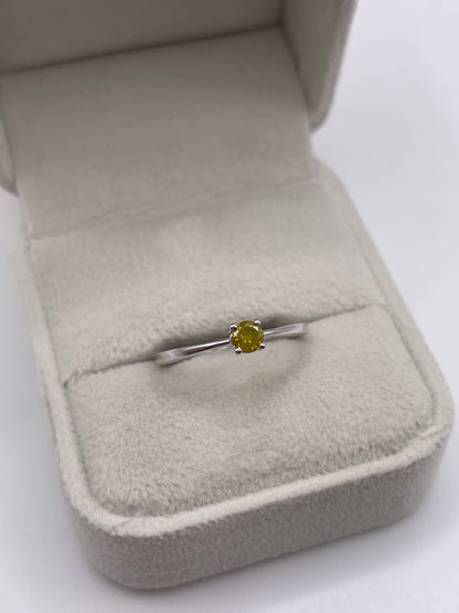 9ct white gold yellow diamond ring