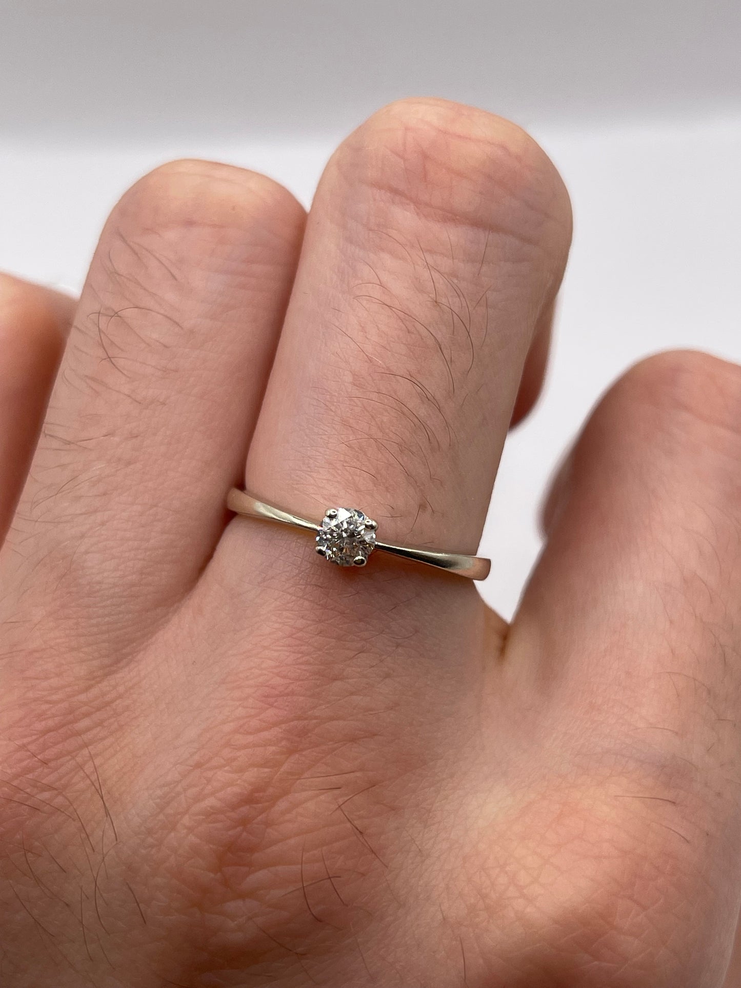 9ct white gold 25pt diamond ring