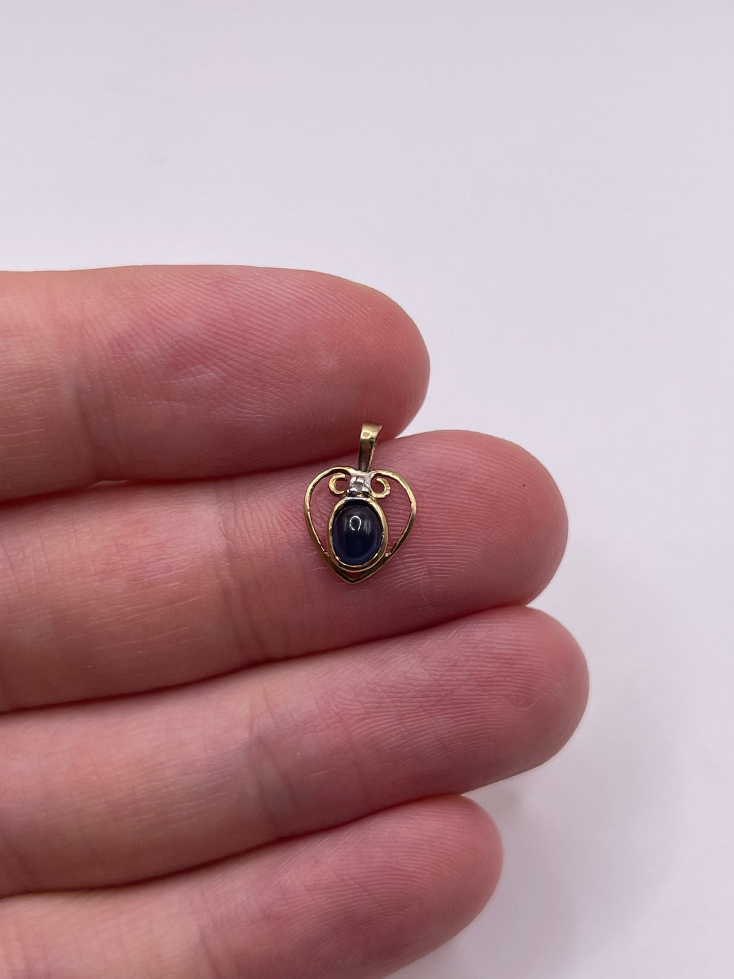 9ct gold sapphire and diamond pendant