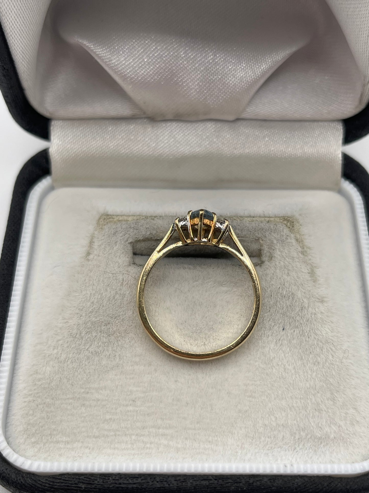 18ct gold aquamarine and diamond ring