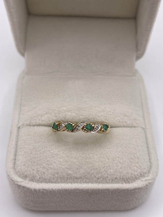 9ct gold emerald and diamond ring