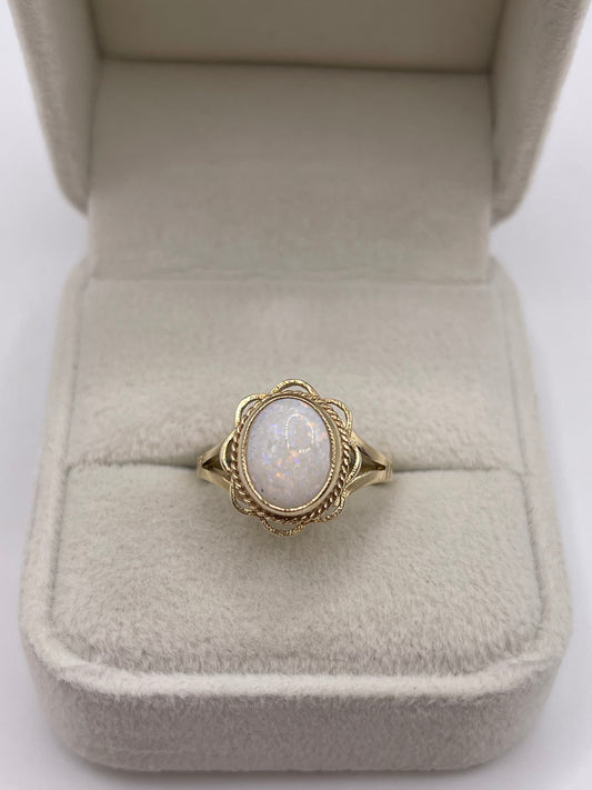 9ct gold opal ring