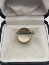 Load image into Gallery viewer, 9ct gold patterned band
