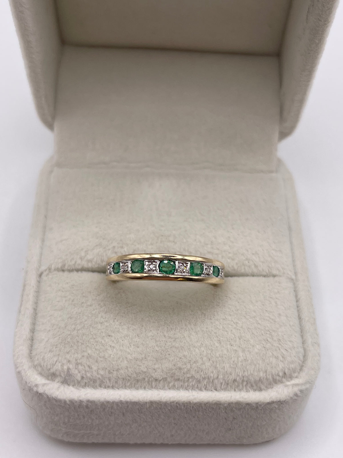 9ct gold emerald and diamond ring